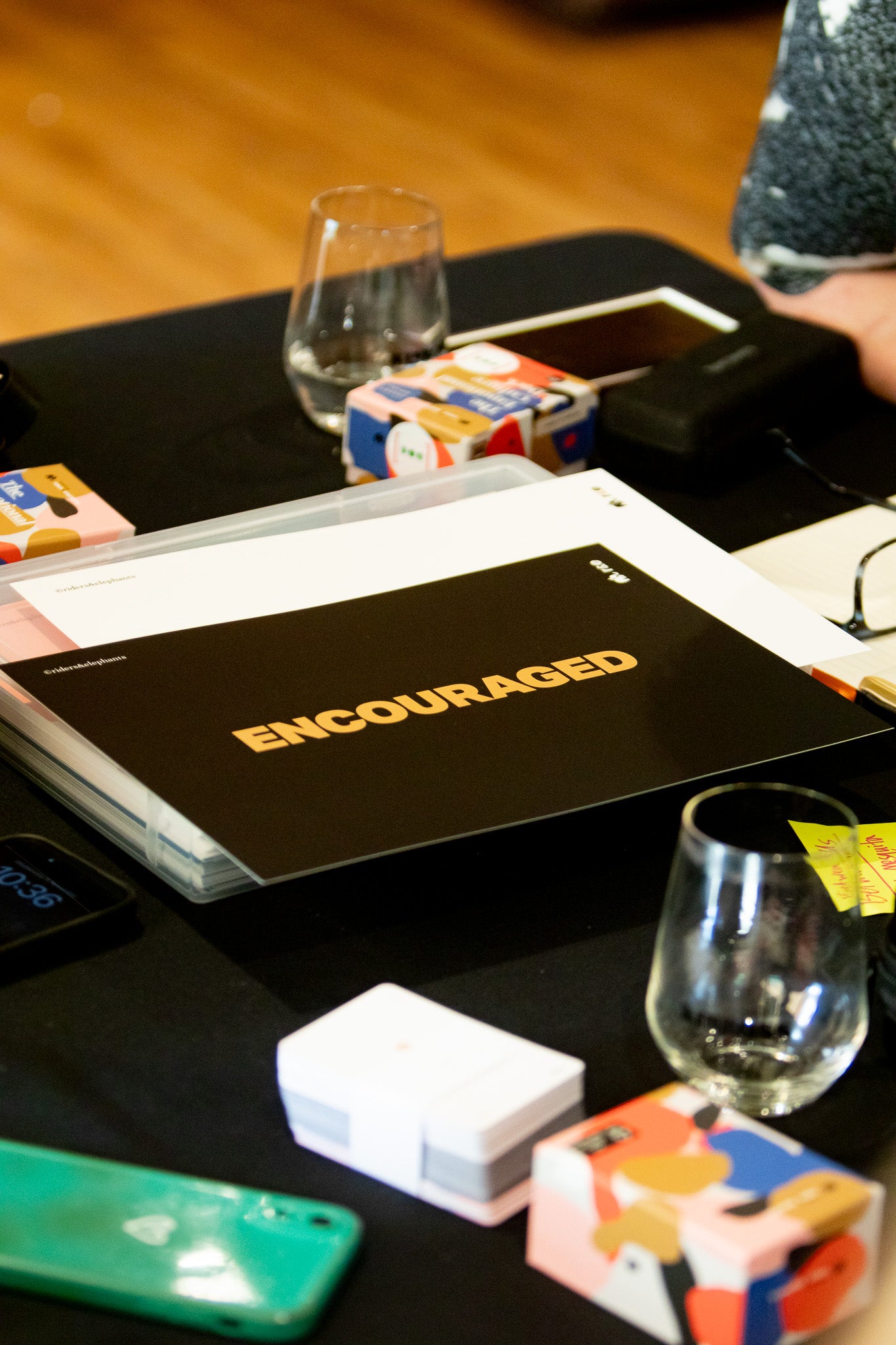 ECD Oversized Edition – riders&elephants